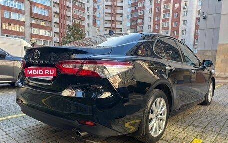Toyota Camry, 2018 год, 2 390 000 рублей, 6 фотография