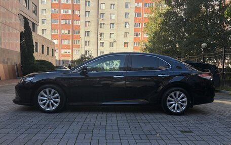Toyota Camry, 2018 год, 2 390 000 рублей, 8 фотография