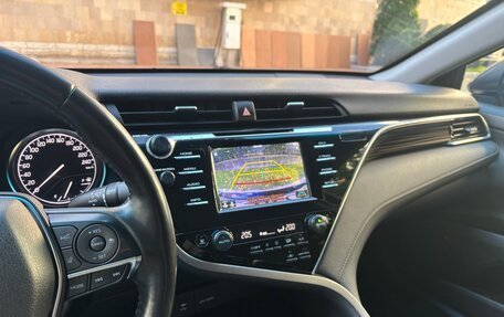 Toyota Camry, 2018 год, 2 390 000 рублей, 13 фотография