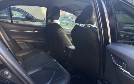 Toyota Camry, 2018 год, 2 390 000 рублей, 16 фотография