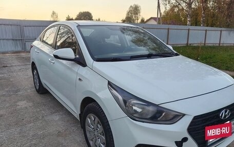 Hyundai Solaris II рестайлинг, 2019 год, 900 000 рублей, 4 фотография