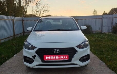 Hyundai Solaris II рестайлинг, 2019 год, 900 000 рублей, 2 фотография