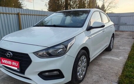 Hyundai Solaris II рестайлинг, 2019 год, 900 000 рублей, 8 фотография