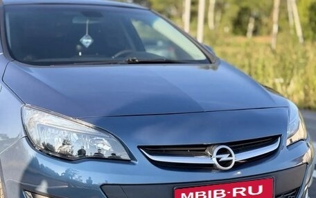 Opel Astra J, 2013 год, 630 000 рублей, 2 фотография