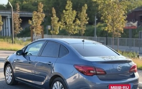 Opel Astra J, 2013 год, 630 000 рублей, 3 фотография