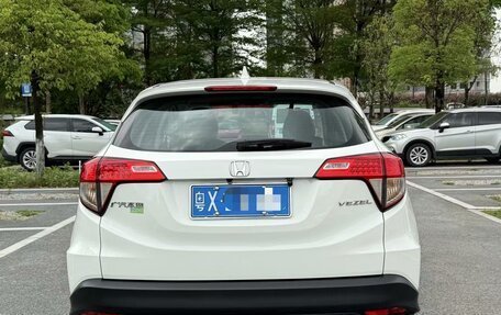 Honda Vezel, 2022 год, 2 200 000 рублей, 2 фотография