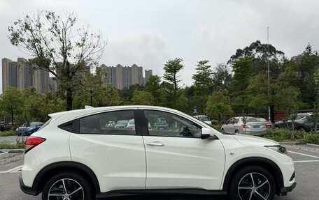 Honda Vezel, 2022 год, 2 200 000 рублей, 4 фотография