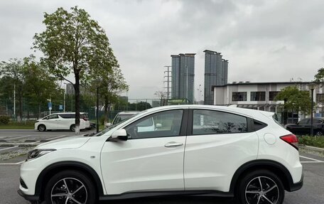 Honda Vezel, 2022 год, 2 200 000 рублей, 3 фотография