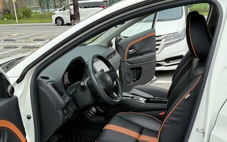 Honda Vezel, 2022 год, 2 200 000 рублей, 7 фотография