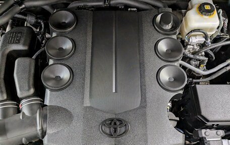 Toyota Land Cruiser Prado 150 рестайлинг 2, 2020 год, 6 170 000 рублей, 7 фотография