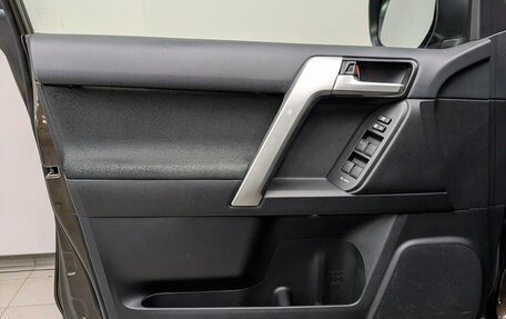 Toyota Land Cruiser Prado 150 рестайлинг 2, 2020 год, 6 170 000 рублей, 12 фотография