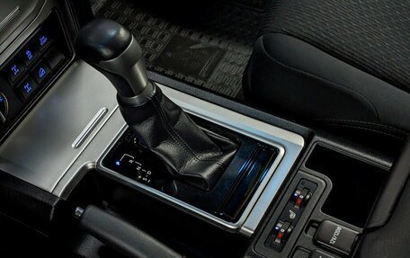 Toyota Land Cruiser Prado 150 рестайлинг 2, 2020 год, 6 170 000 рублей, 23 фотография