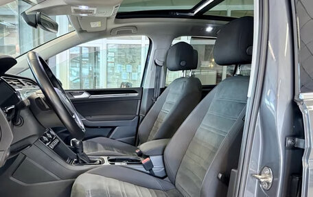 Volkswagen Touran III, 2023 год, 3 280 000 рублей, 13 фотография