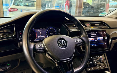 Volkswagen Touran III, 2023 год, 3 280 000 рублей, 15 фотография