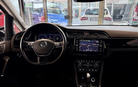 Volkswagen Touran III, 2023 год, 3 280 000 рублей, 20 фотография