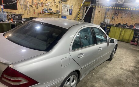 Mercedes-Benz C-Класс, 2005 год, 730 000 рублей, 9 фотография