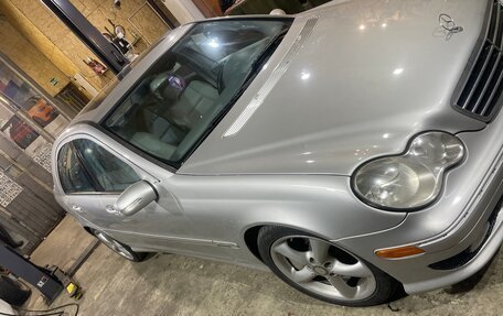 Mercedes-Benz C-Класс, 2005 год, 730 000 рублей, 8 фотография