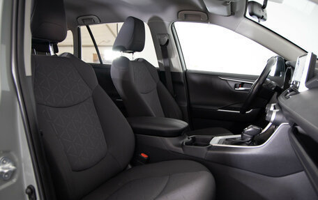 Toyota RAV4, 2019 год, 3 099 000 рублей, 13 фотография