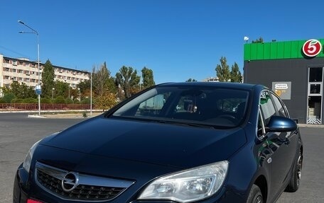 Opel Astra J, 2012 год, 940 000 рублей, 1 фотография