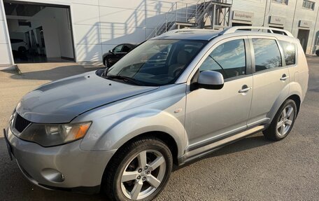 Mitsubishi Outlander III рестайлинг 3, 2008 год, 749 000 рублей, 1 фотография