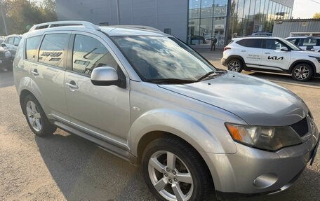 Mitsubishi Outlander III рестайлинг 3, 2008 год, 749 000 рублей, 2 фотография
