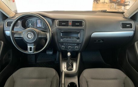 Volkswagen Jetta VI, 2013 год, 1 099 000 рублей, 11 фотография