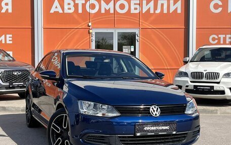Volkswagen Jetta VI, 2013 год, 1 099 000 рублей, 3 фотография