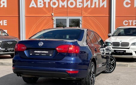 Volkswagen Jetta VI, 2013 год, 1 099 000 рублей, 5 фотография