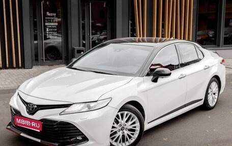 Toyota Camry, 2019 год, 2 700 000 рублей, 1 фотография