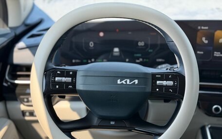 KIA Carnival, 2025 год, 5 590 000 рублей, 27 фотография