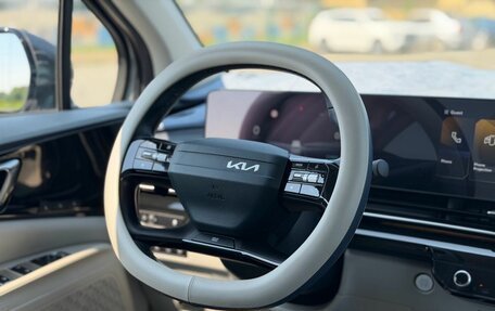 KIA Carnival, 2025 год, 5 590 000 рублей, 28 фотография