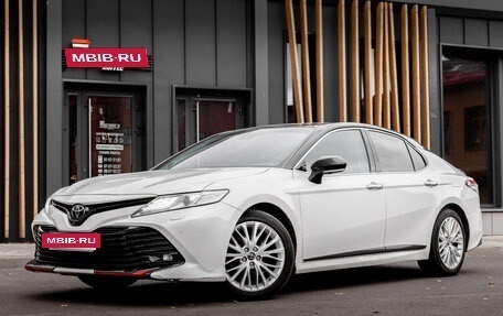 Toyota Camry, 2019 год, 2 700 000 рублей, 4 фотография
