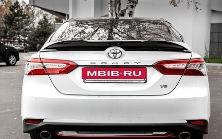 Toyota Camry, 2019 год, 2 700 000 рублей, 3 фотография