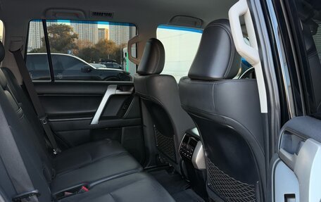 Toyota Land Cruiser Prado 150 рестайлинг 2, 2021 год, 6 900 000 рублей, 15 фотография