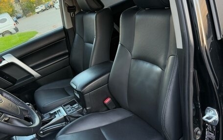 Toyota Land Cruiser Prado 150 рестайлинг 2, 2021 год, 6 900 000 рублей, 8 фотография