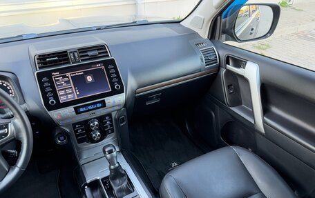 Toyota Land Cruiser Prado 150 рестайлинг 2, 2021 год, 6 900 000 рублей, 25 фотография
