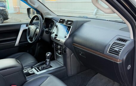 Toyota Land Cruiser Prado 150 рестайлинг 2, 2021 год, 6 900 000 рублей, 34 фотография