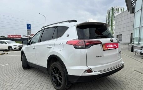 Toyota RAV4, 2019 год, 2 519 000 рублей, 6 фотография