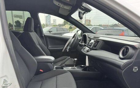 Toyota RAV4, 2019 год, 2 519 000 рублей, 12 фотография