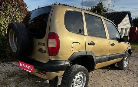 Chevrolet Niva I рестайлинг, 2004 год, 200 000 рублей, 4 фотография