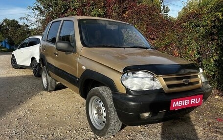 Chevrolet Niva I рестайлинг, 2004 год, 200 000 рублей, 3 фотография