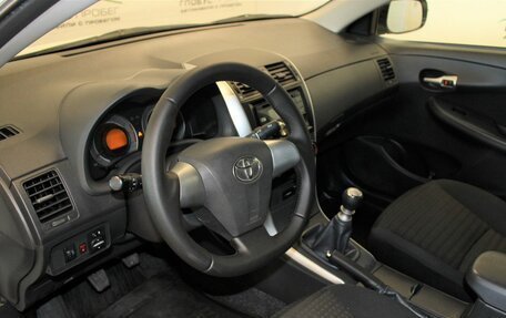 Toyota Corolla, 2011 год, 1 050 000 рублей, 15 фотография