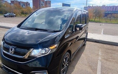 Honda Stepwgn IV, 2015 год, 1 380 000 рублей, 1 фотография