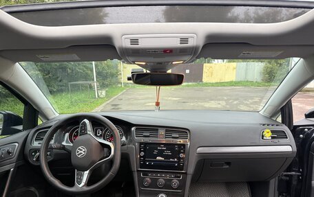Volkswagen Golf VII, 2019 год, 1 850 000 рублей, 24 фотография