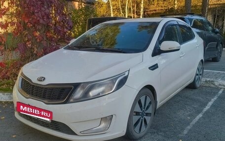 KIA Rio III рестайлинг, 2013 год, 920 000 рублей, 3 фотография