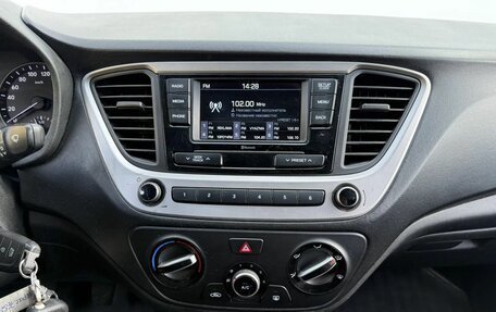Hyundai Solaris II рестайлинг, 2018 год, 1 190 000 рублей, 13 фотография