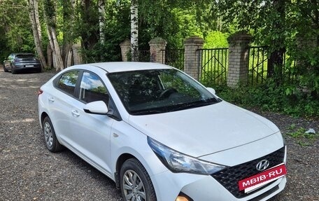 Hyundai Solaris II рестайлинг, 2021 год, 1 750 000 рублей, 5 фотография