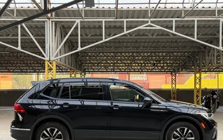 Volkswagen Tiguan II, 2023 год, 3 980 000 рублей, 10 фотография