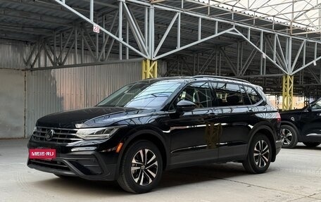 Volkswagen Tiguan II, 2023 год, 3 980 000 рублей, 3 фотография