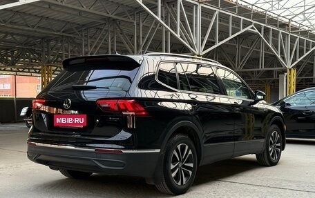 Volkswagen Tiguan II, 2023 год, 3 980 000 рублей, 12 фотография
